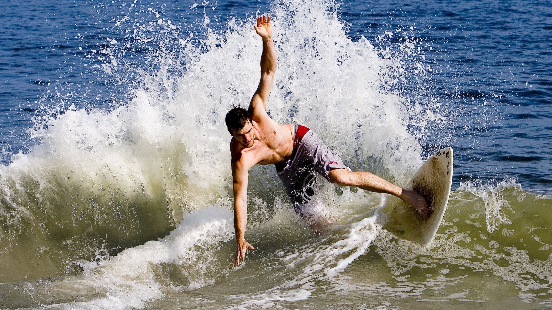 “青春火炬”青少年体育文化节在武汉盛大开幕，弘扬体育精神，武汉市体育运动学校青少年体育俱乐部